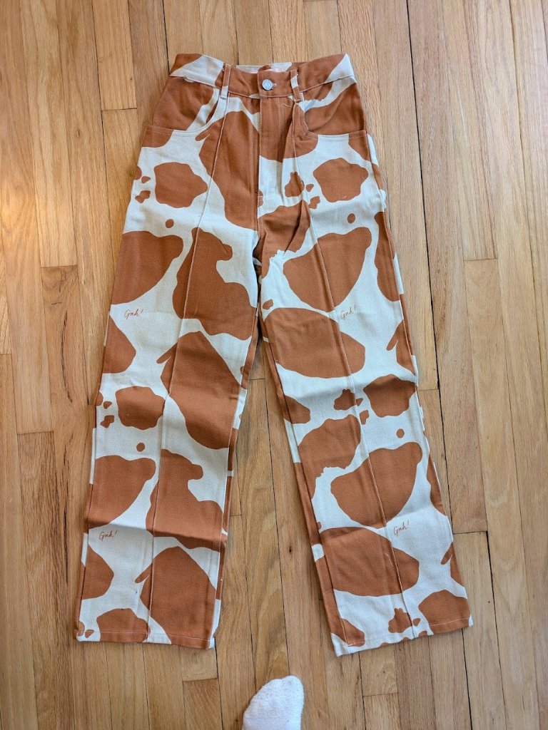 Lisa Says Gah High-Rise Cowprint Jeans In White And Brown